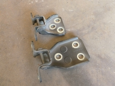 1998 Ford Expedition XLT - Door Hinges Front Right